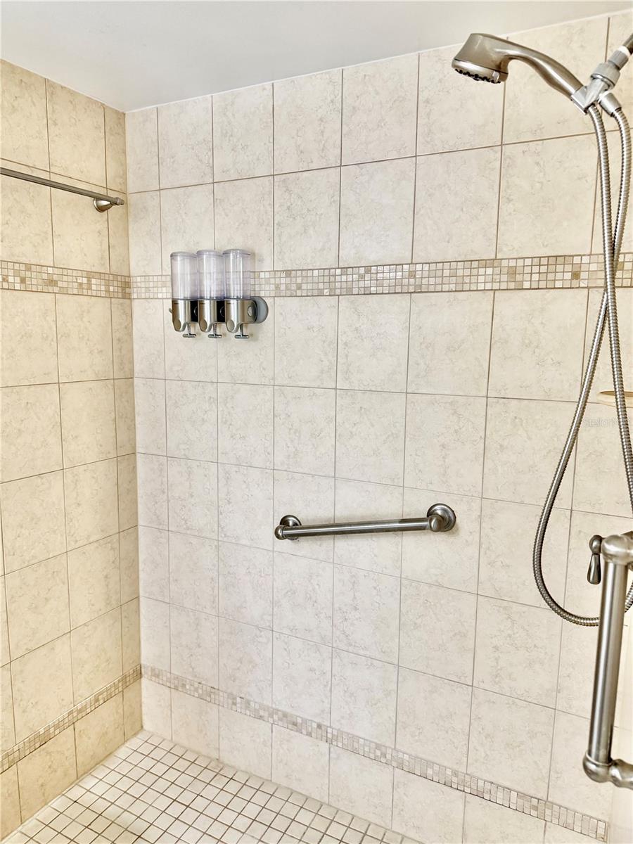 Image 22 of 48 For 717 Wilson Road