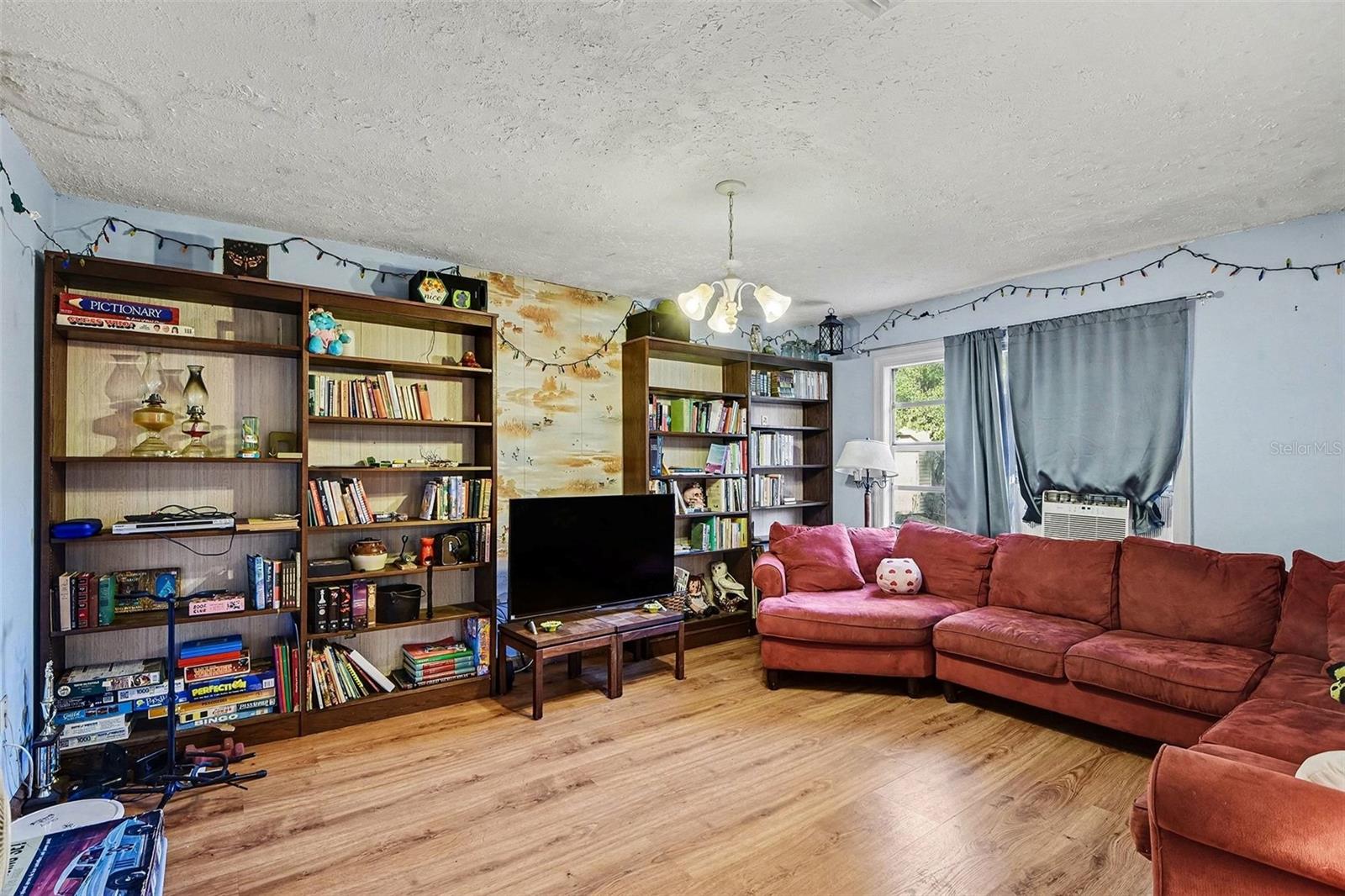 Image 6 of 12 For 351 Euclid Avenue