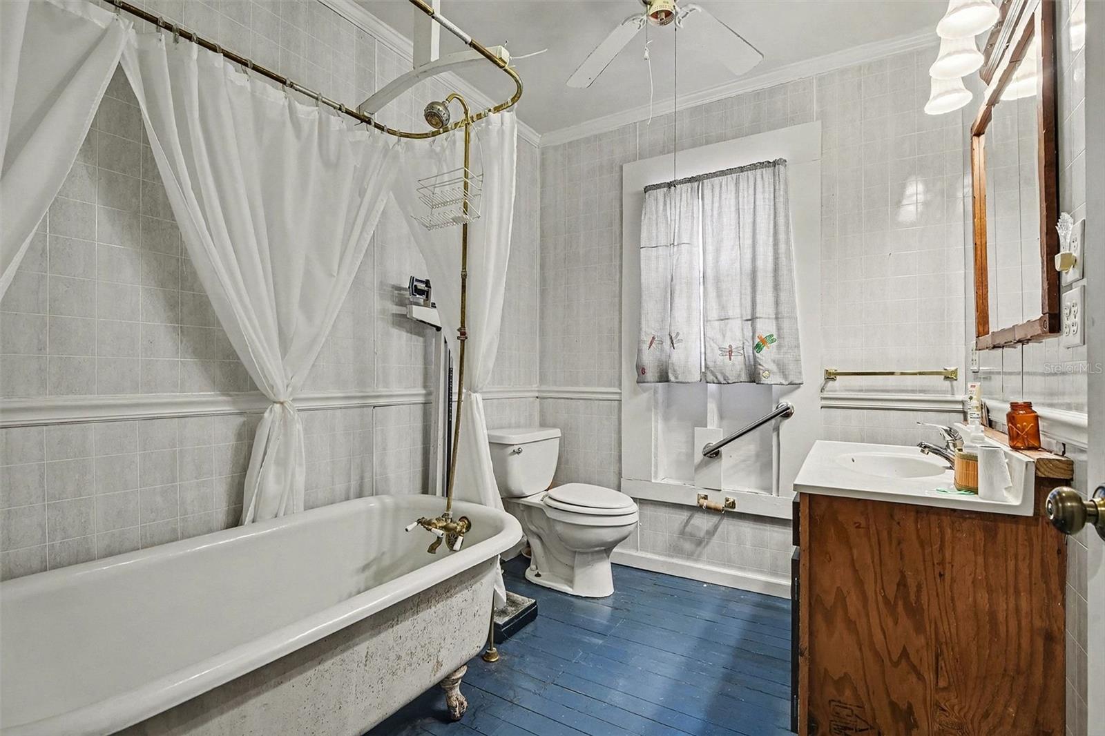 Image 8 of 12 For 351 Euclid Avenue