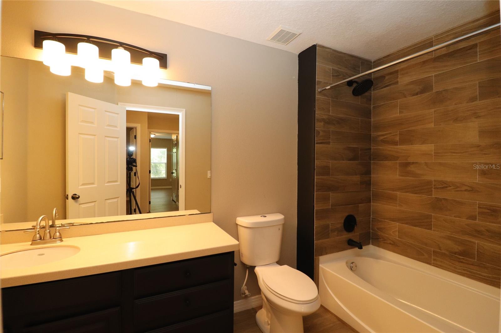 Image 22 of 34 For 1825 Sunset Palm Drive