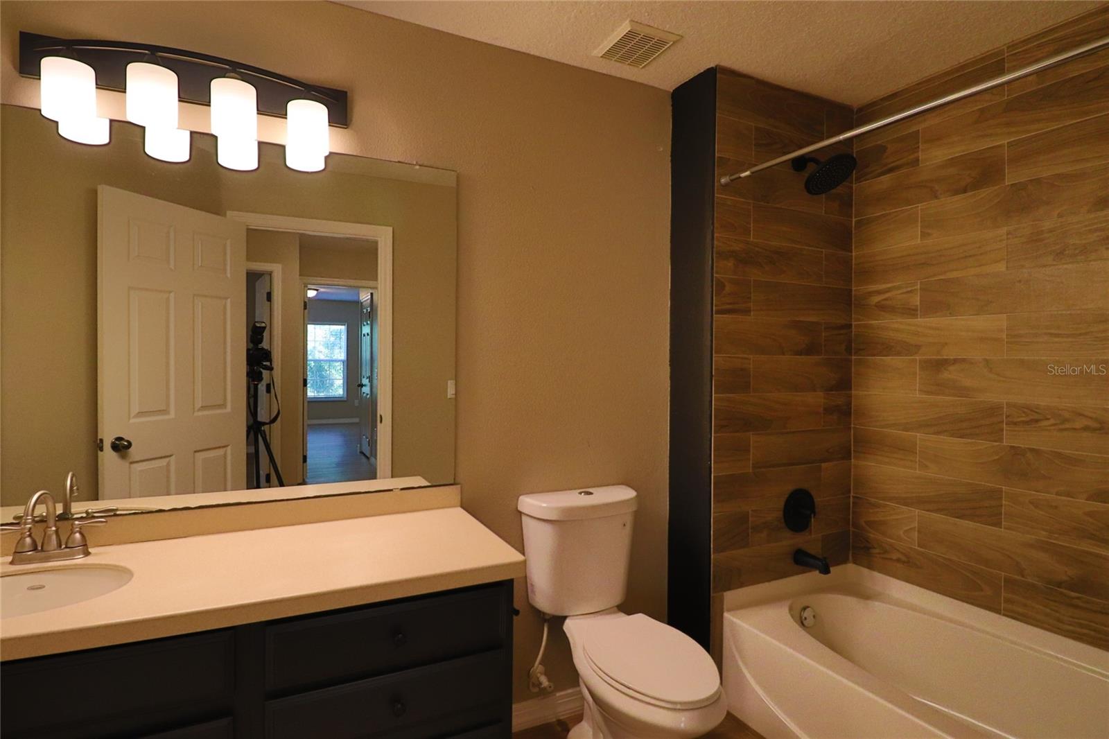 Image 23 of 34 For 1825 Sunset Palm Drive