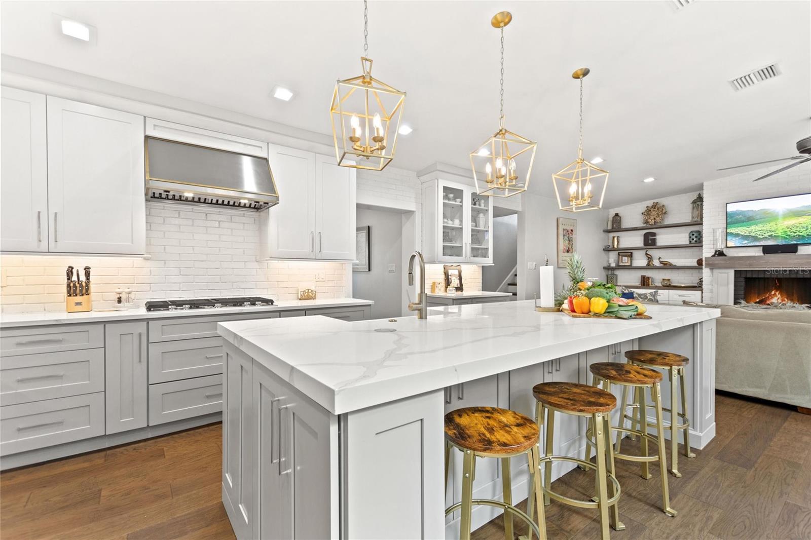 Image 13 of 46 For 640 Arjay Way