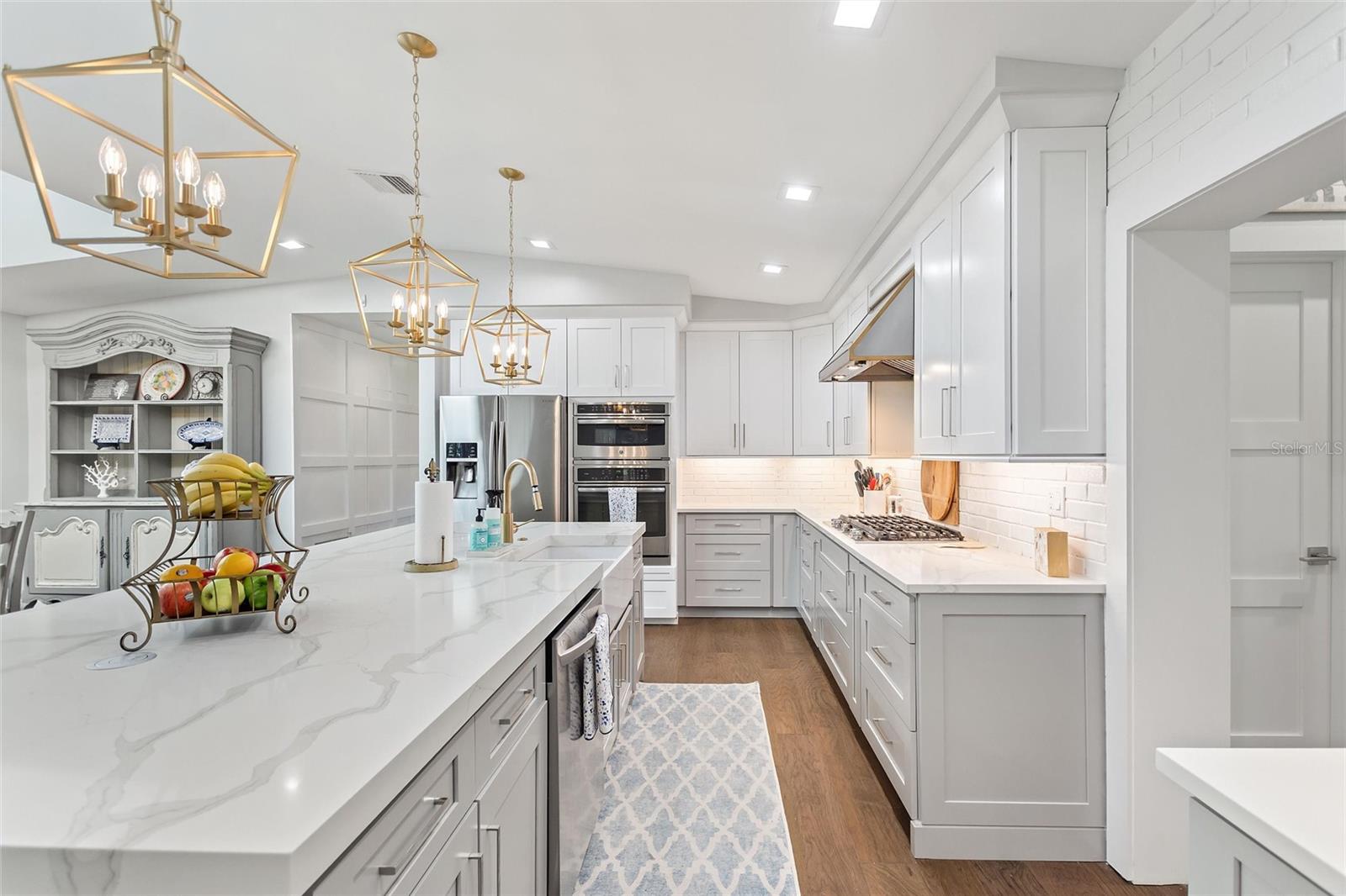 Image 15 of 46 For 640 Arjay Way