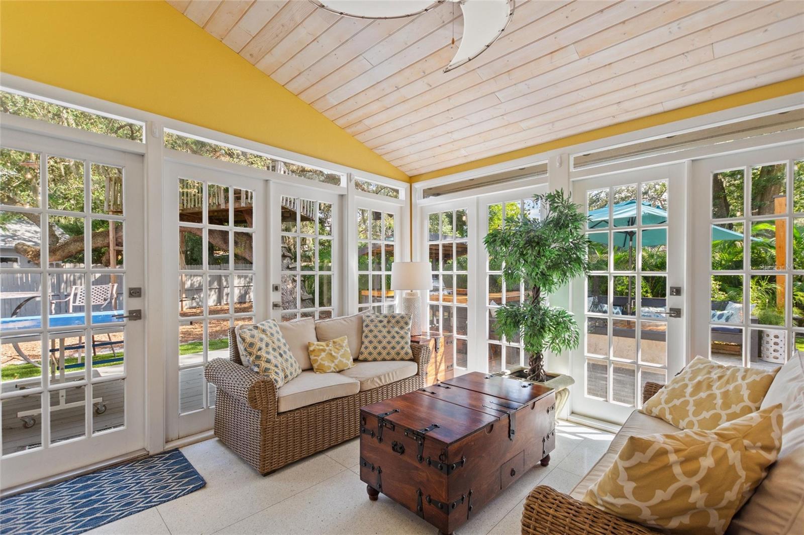 Image 20 of 46 For 640 Arjay Way