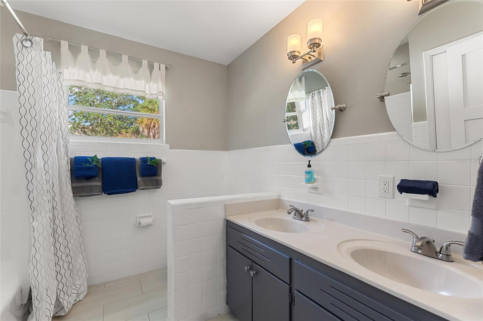 Image 35 of 46 For 640 Arjay Way