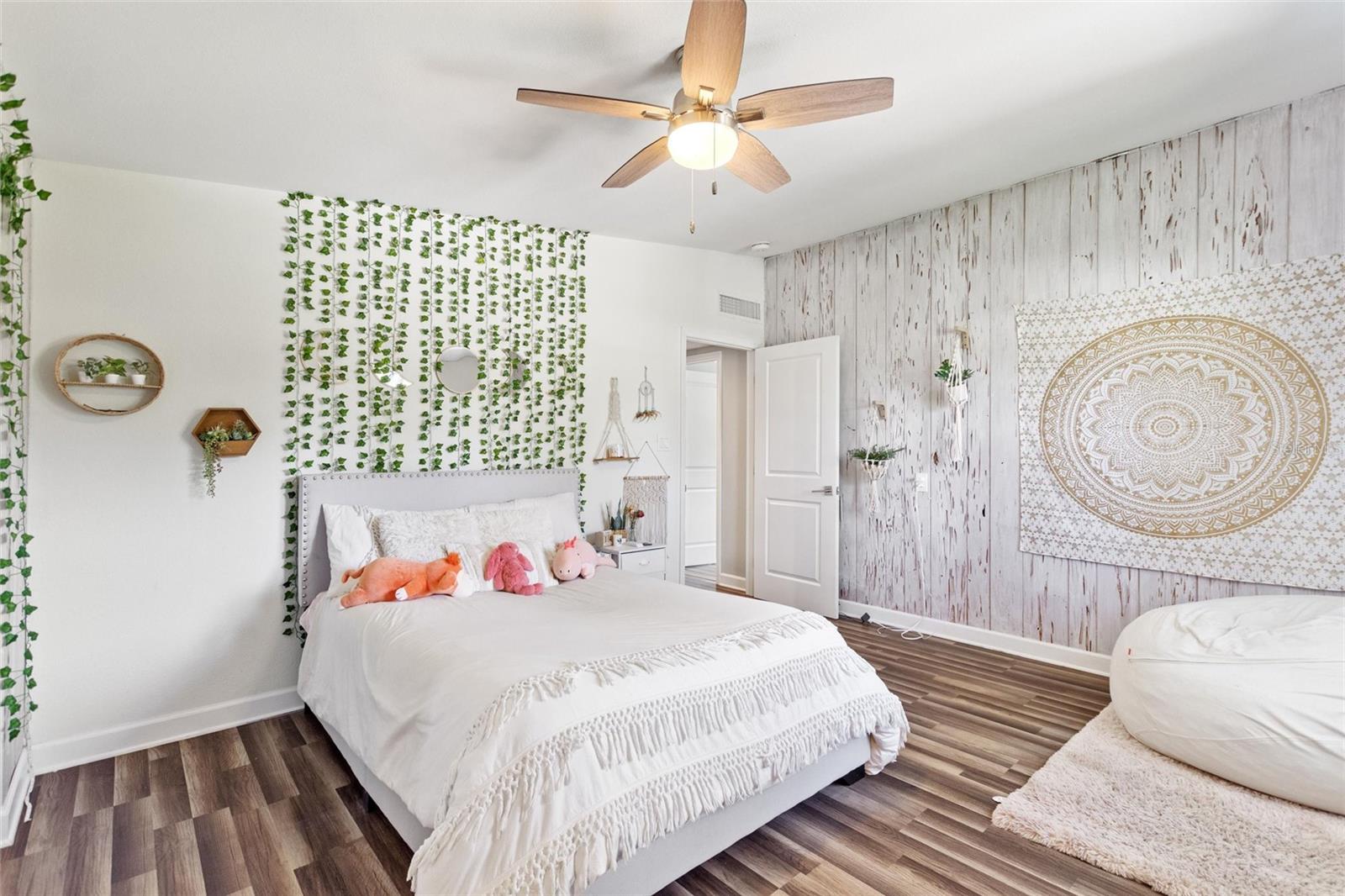 Image 38 of 46 For 640 Arjay Way