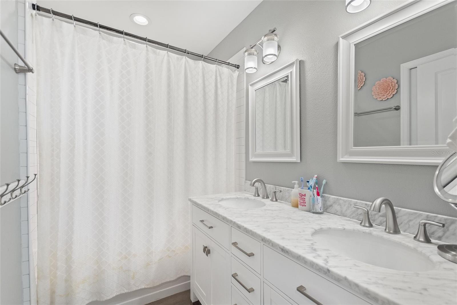 Image 39 of 46 For 640 Arjay Way