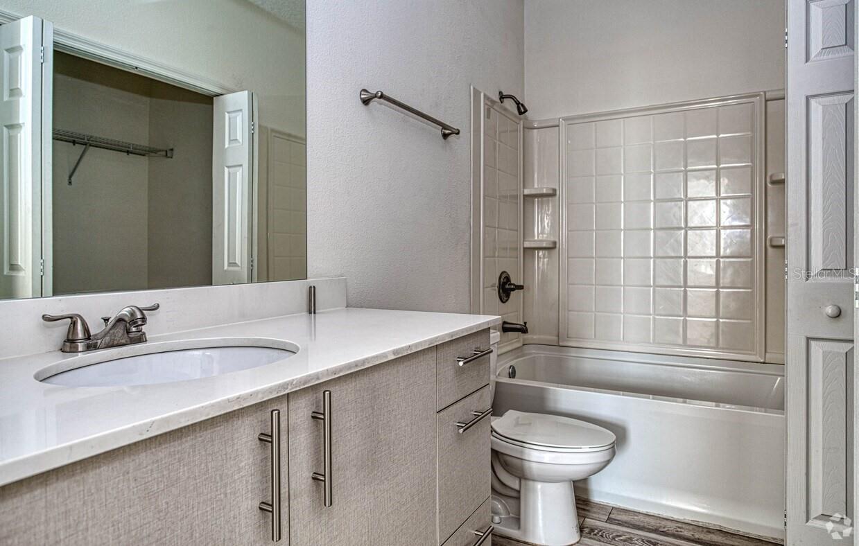 Image 18 of 24 For 2121 Mccoy Road 220