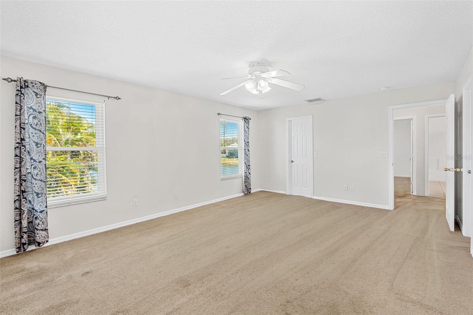 Image 11 of 48 For 1015 Seneca Falls Drive