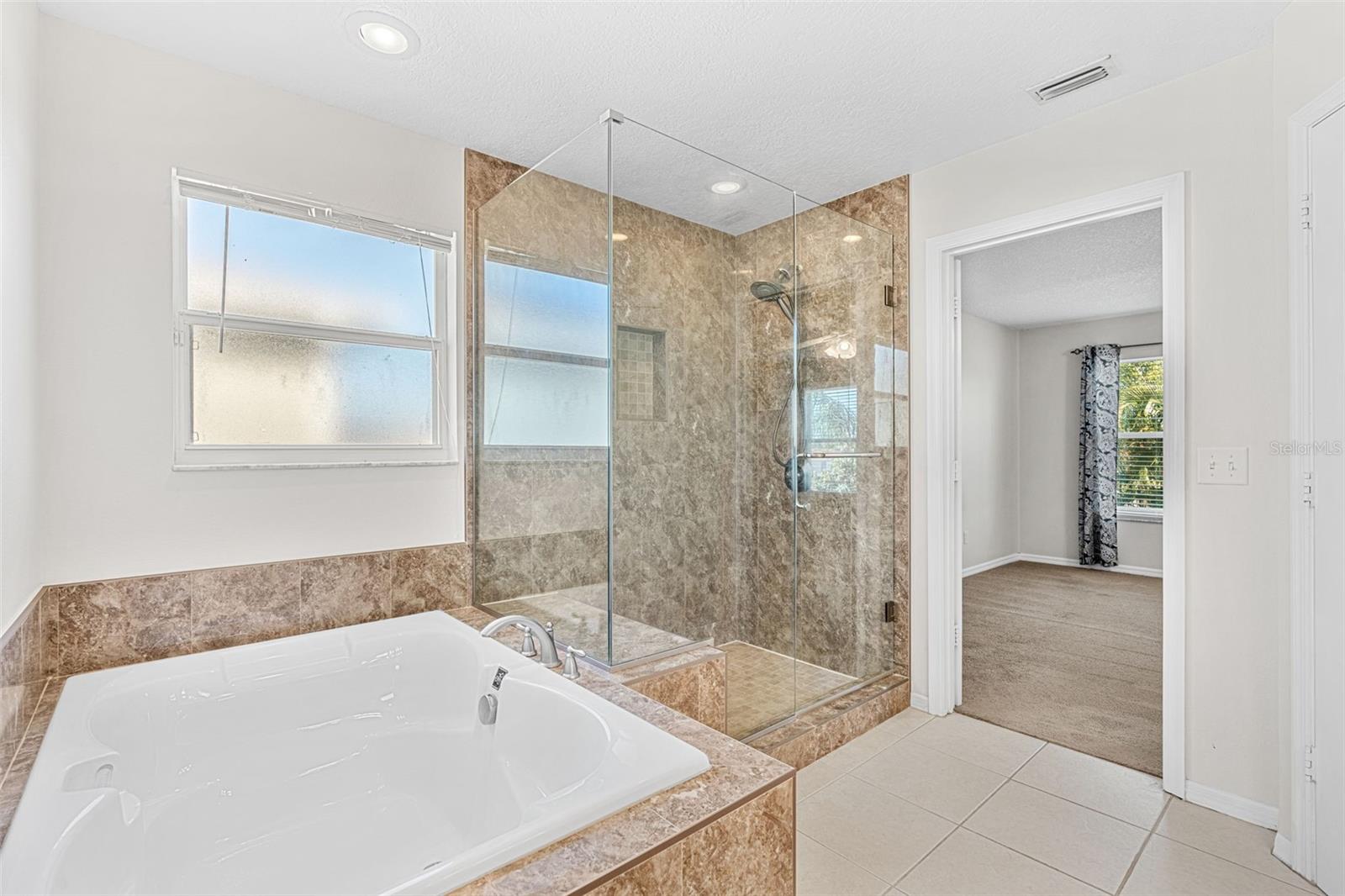 Image 13 of 48 For 1015 Seneca Falls Drive