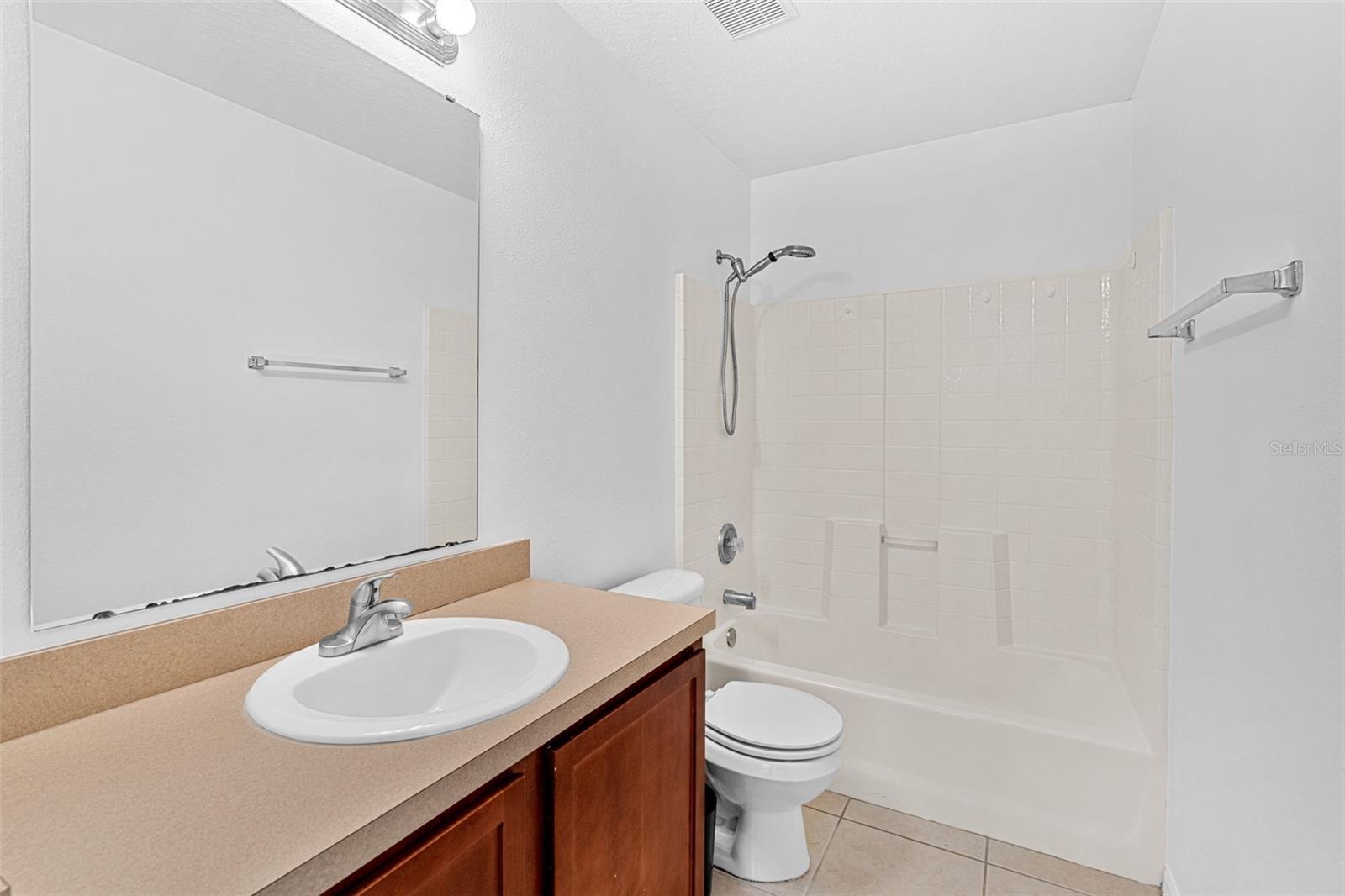 Image 21 of 48 For 1015 Seneca Falls Drive