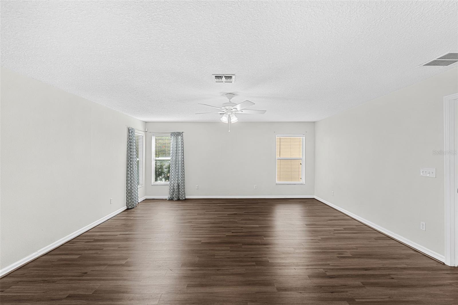 Image 43 of 48 For 1015 Seneca Falls Drive