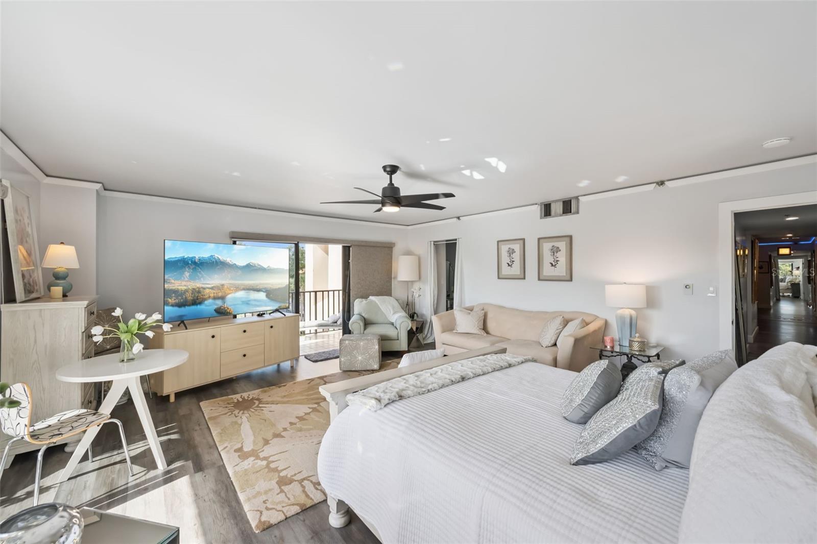 Image 17 of 55 For 7550 Hinson Street 4b