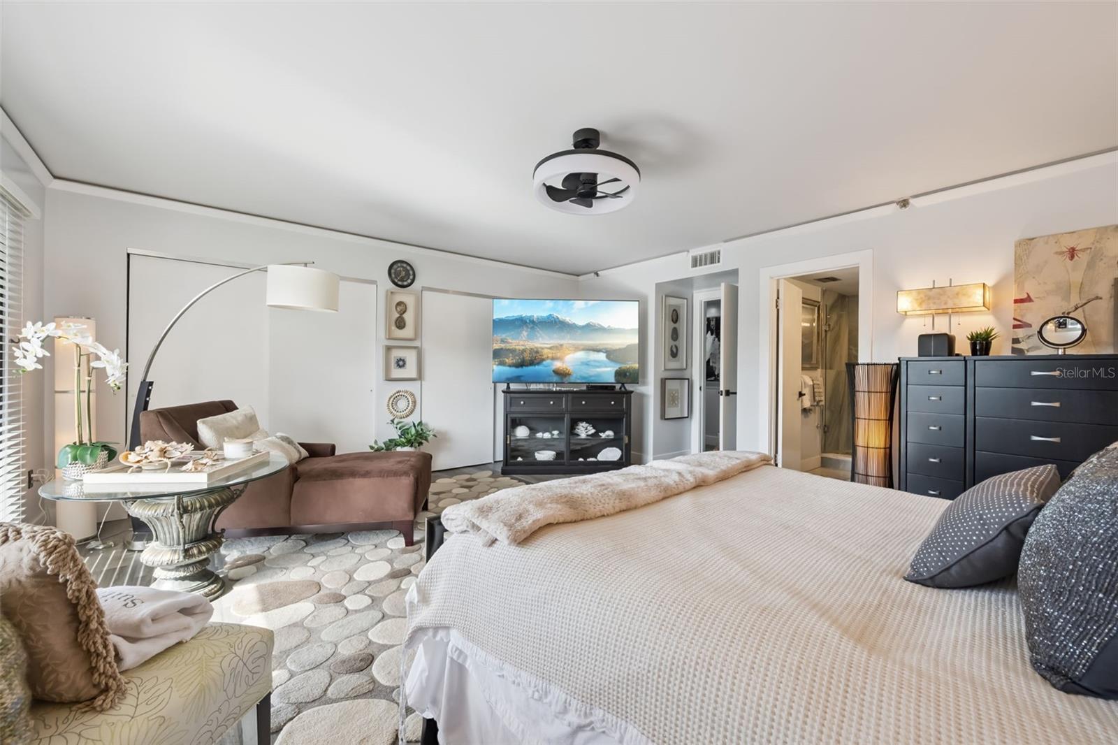 Image 20 of 55 For 7550 Hinson Street 4b