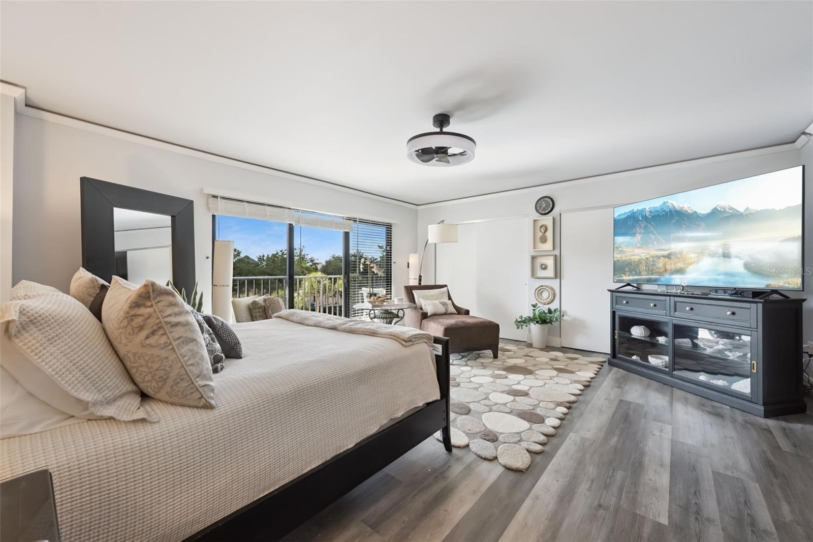 Image 23 of 55 For 7550 Hinson Street 4b