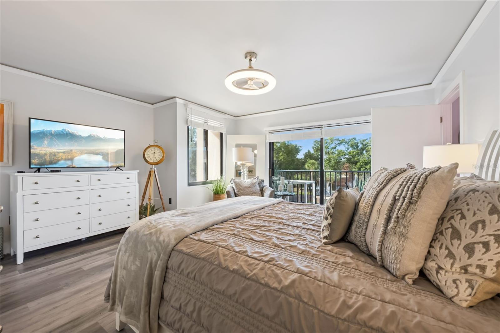 Image 24 of 55 For 7550 Hinson Street 4b