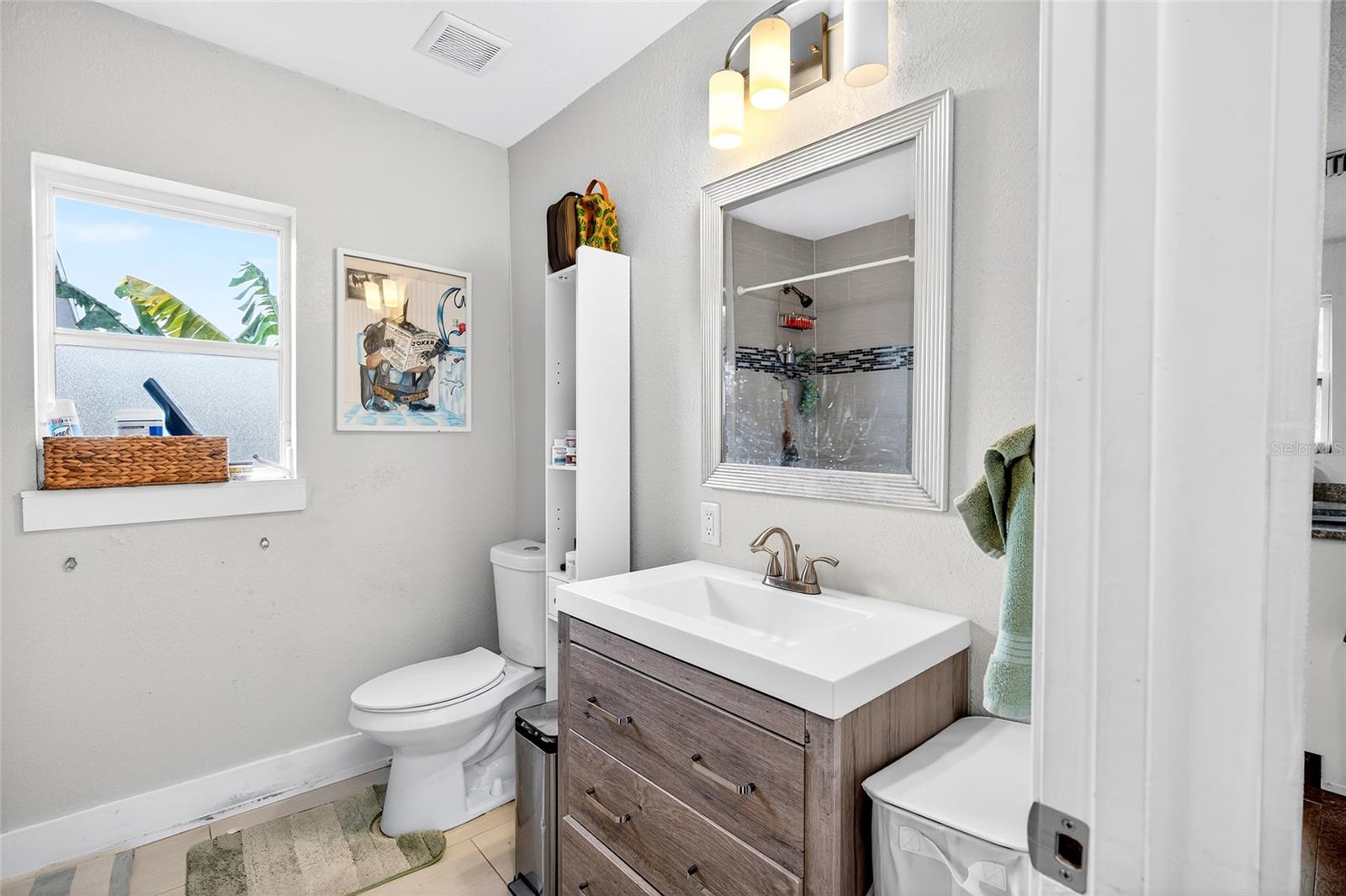 Image 10 of 17 For 8917 Willow Avenue