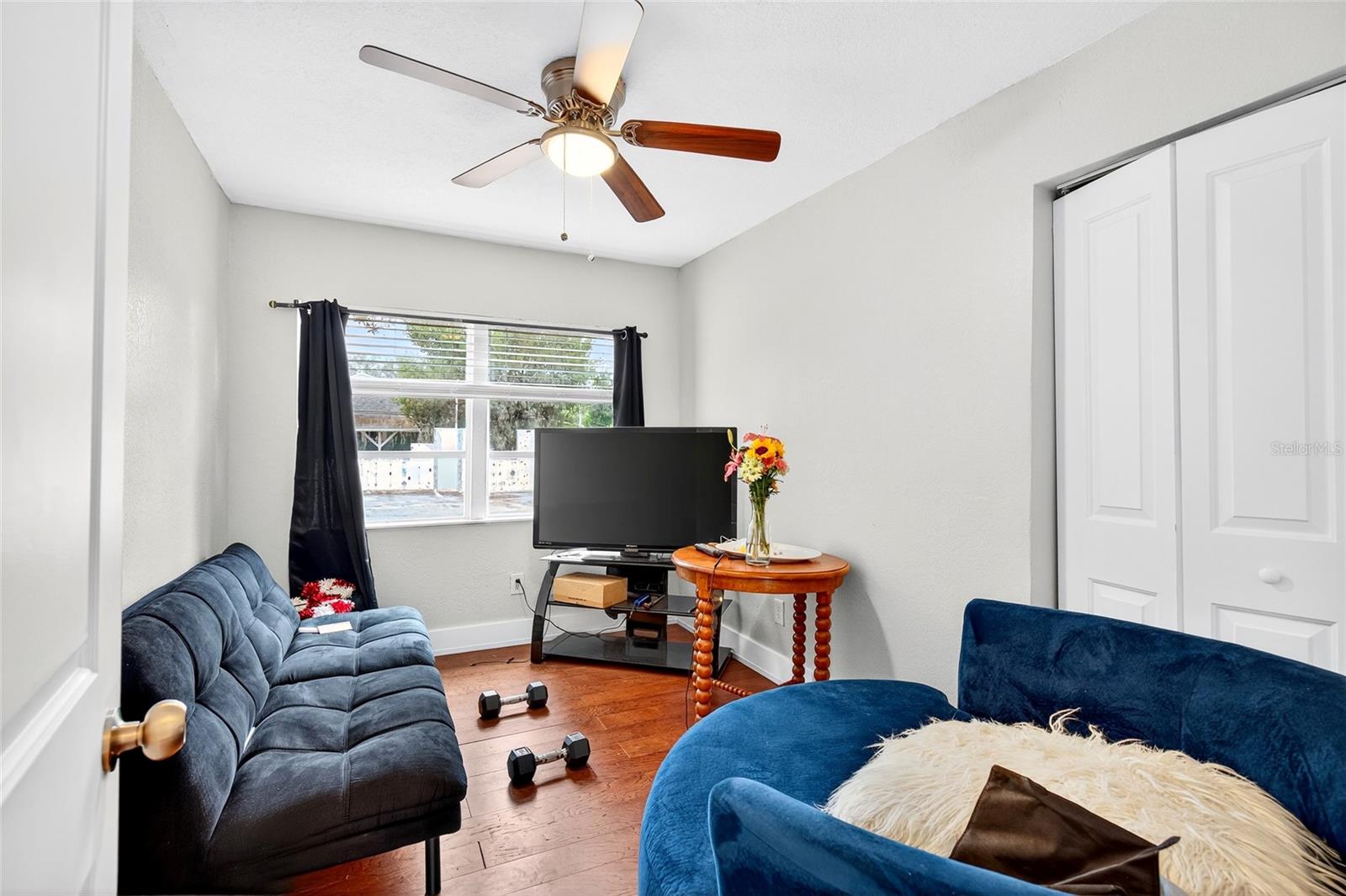 Image 11 of 17 For 8917 Willow Avenue