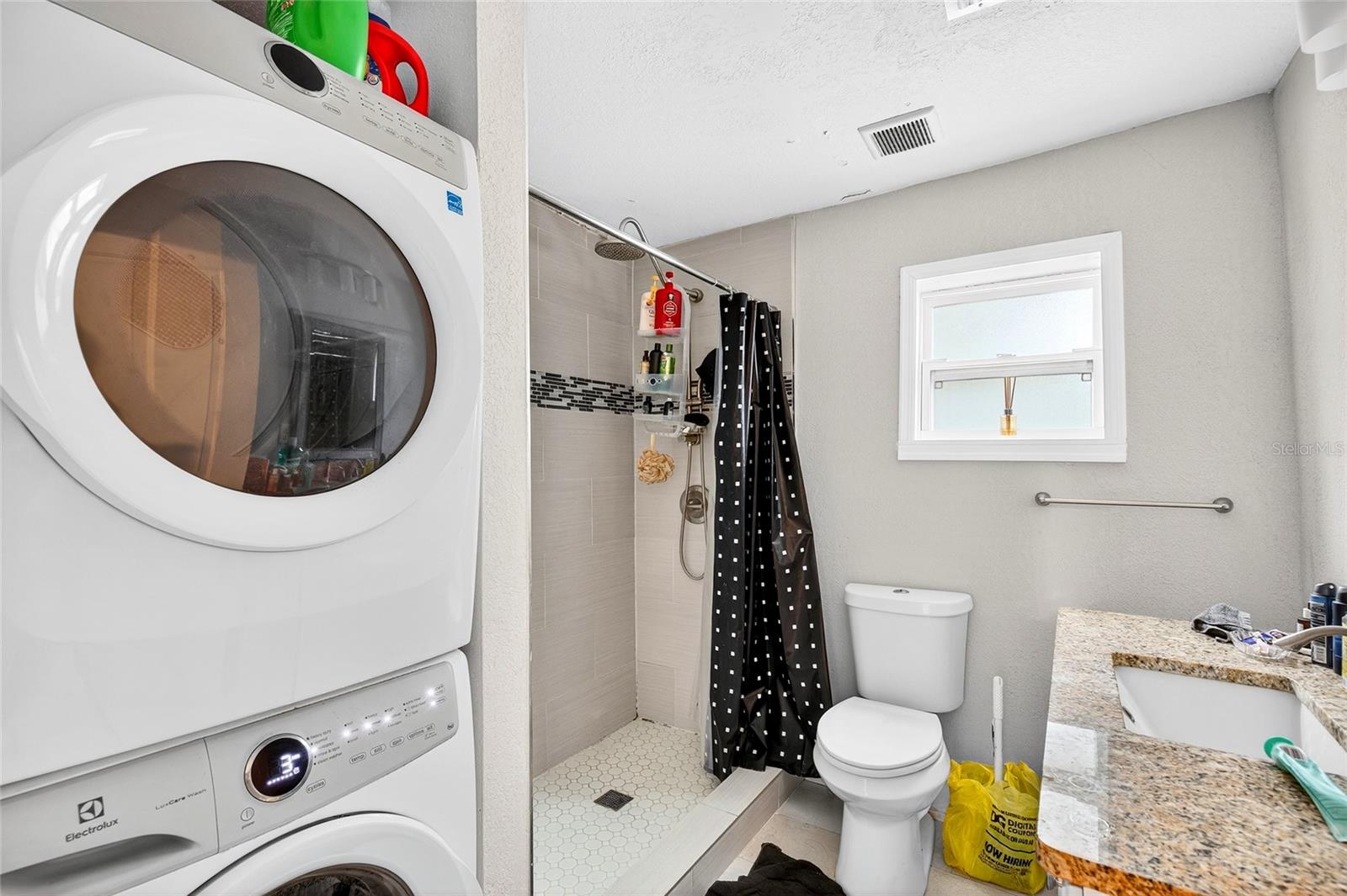 Image 13 of 17 For 8917 Willow Avenue