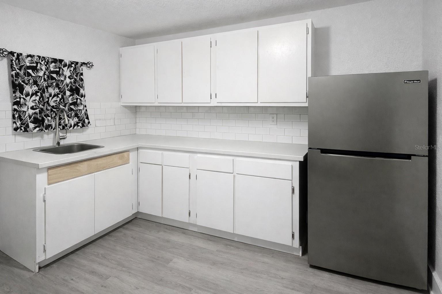 Image 15 of 17 For 8917 Willow Avenue