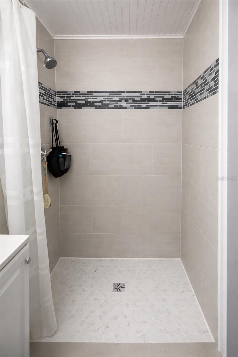 Image 17 of 17 For 8917 Willow Avenue