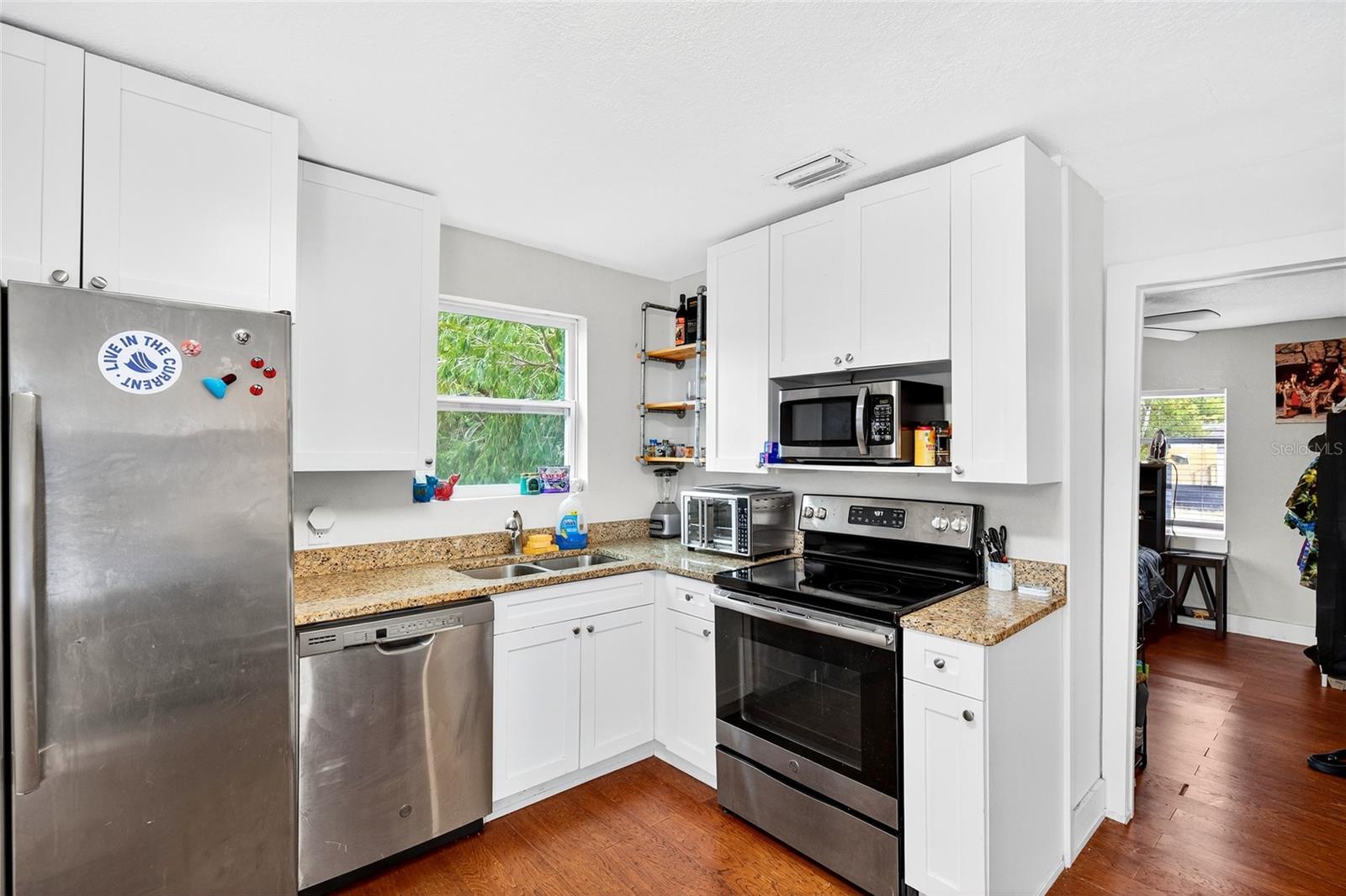 Image 7 of 17 For 8917 Willow Avenue