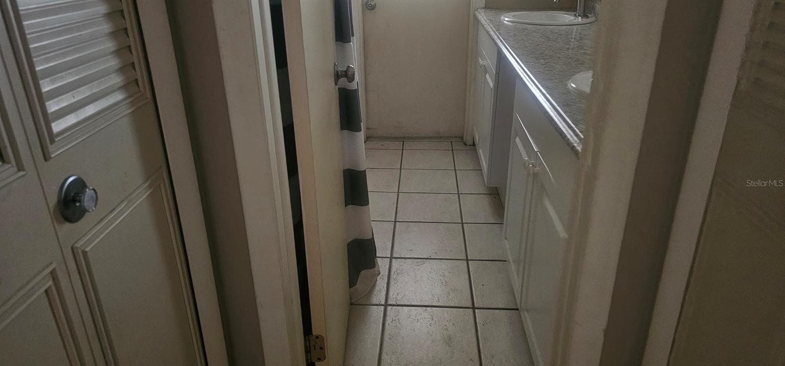 Image 17 of 35 For 1210 Howell Creek Drive