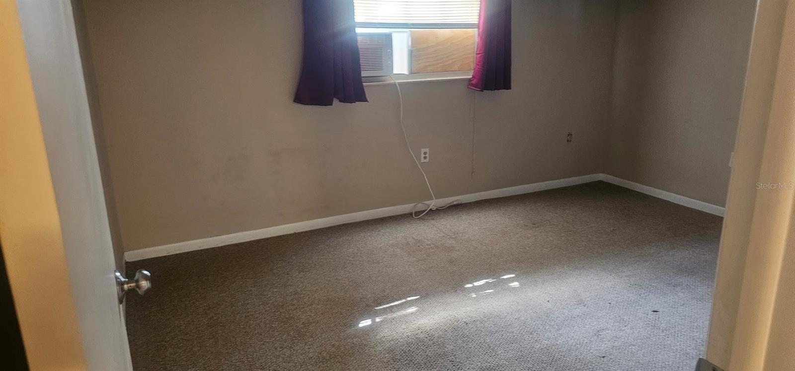 Image 21 of 35 For 1210 Howell Creek Drive