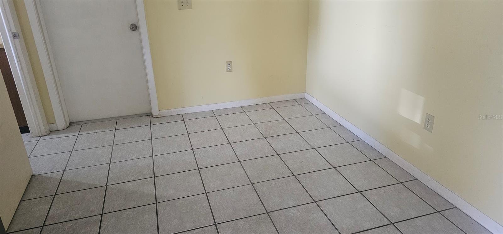 Image 9 of 35 For 1210 Howell Creek Drive