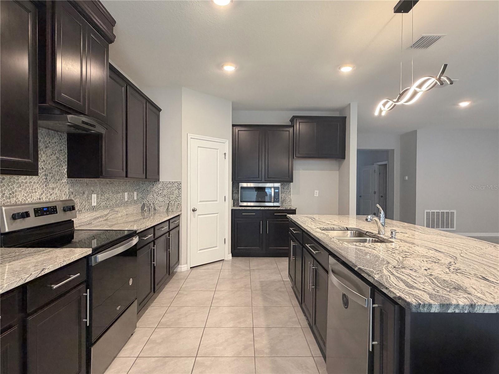 Image 12 of 80 For 535 66th Terrace