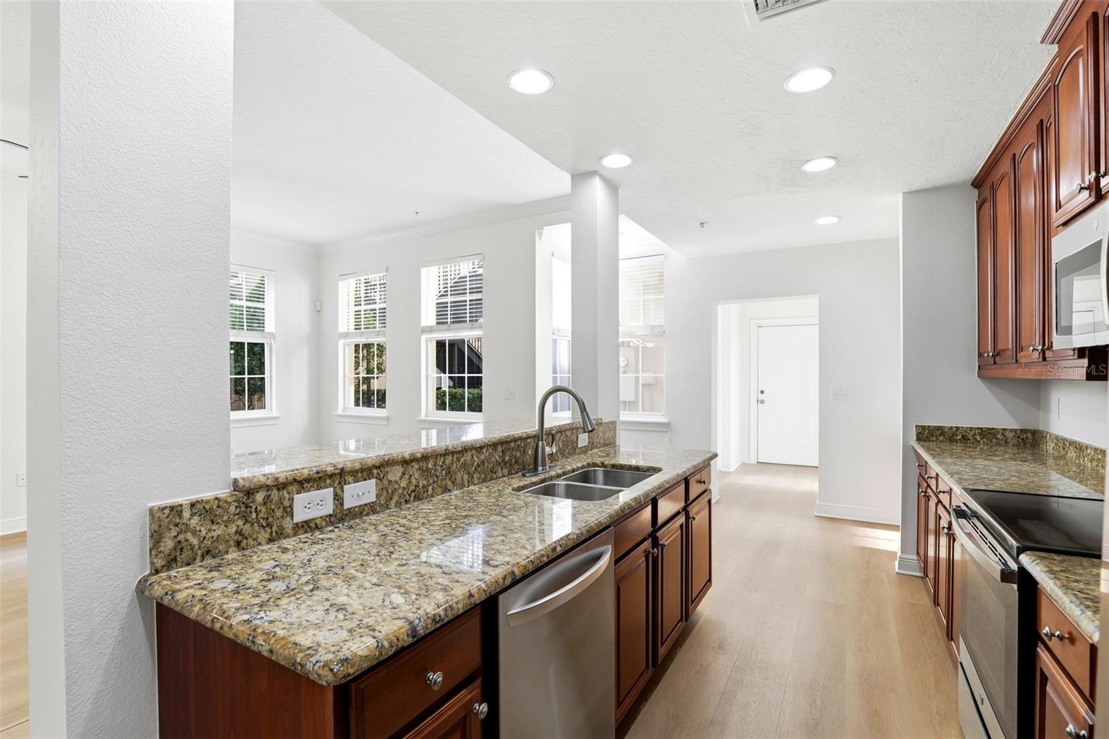 Image 14 of 33 For 1384 Lake Baldwin Lane