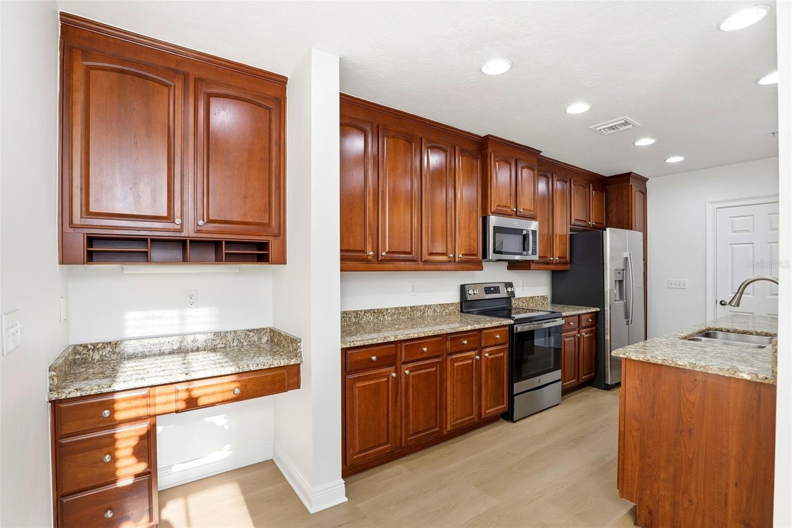 Image 17 of 33 For 1384 Lake Baldwin Lane