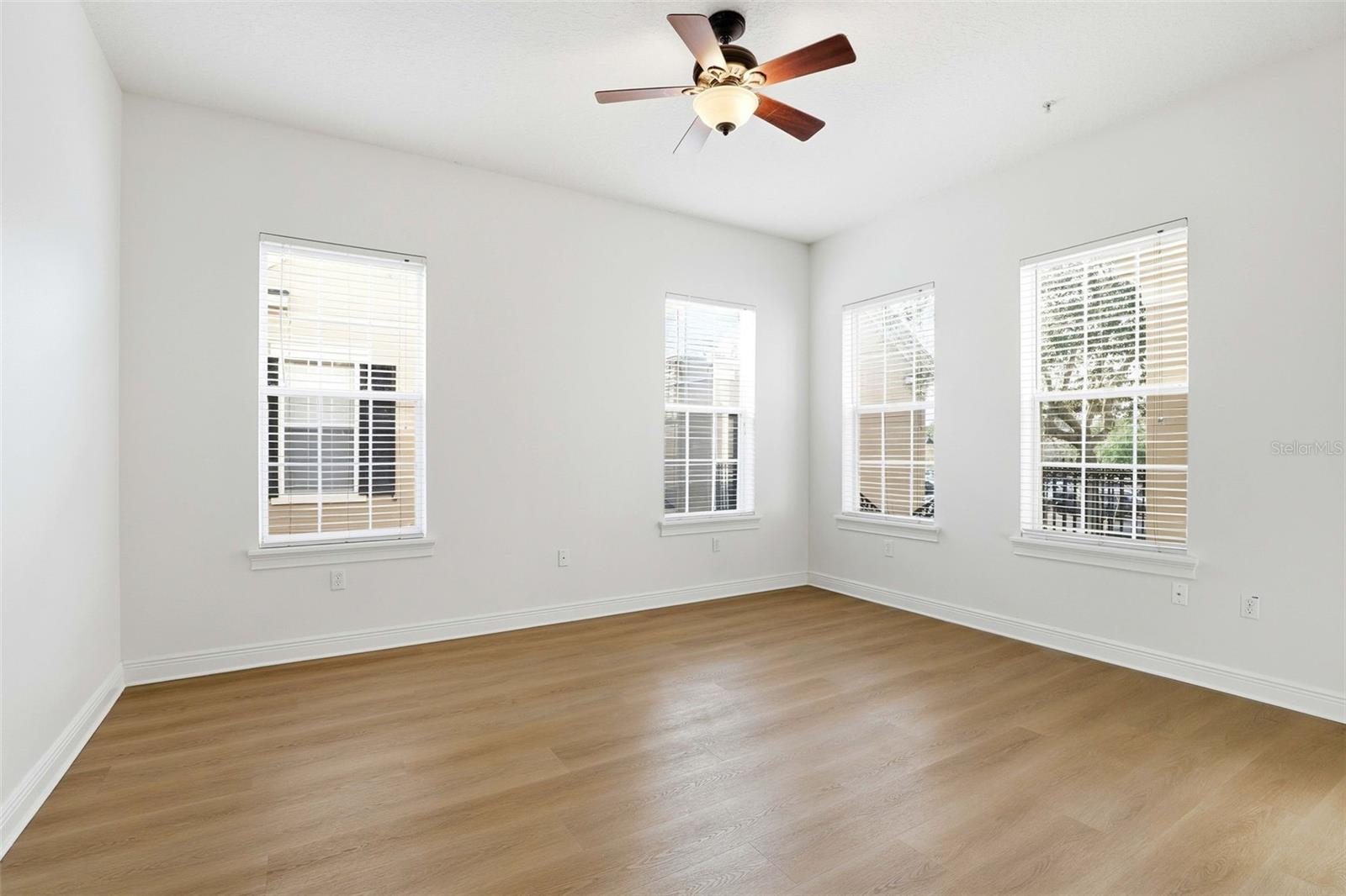 Image 21 of 33 For 1384 Lake Baldwin Lane