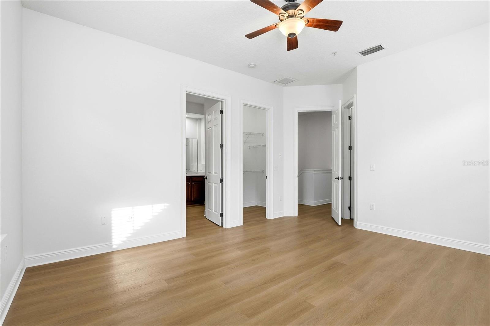 Image 22 of 33 For 1384 Lake Baldwin Lane