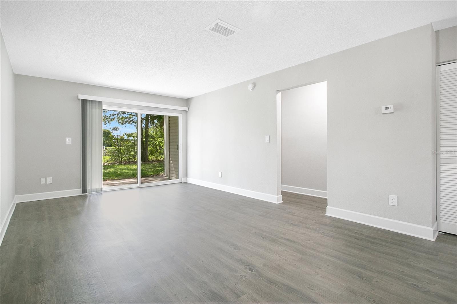 Image 5 of 15 For 2560 Woodgate Boulevard 105