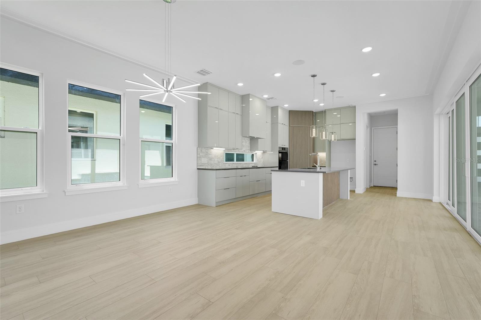 Image 17 of 55 For 3036 Kensington Avenue