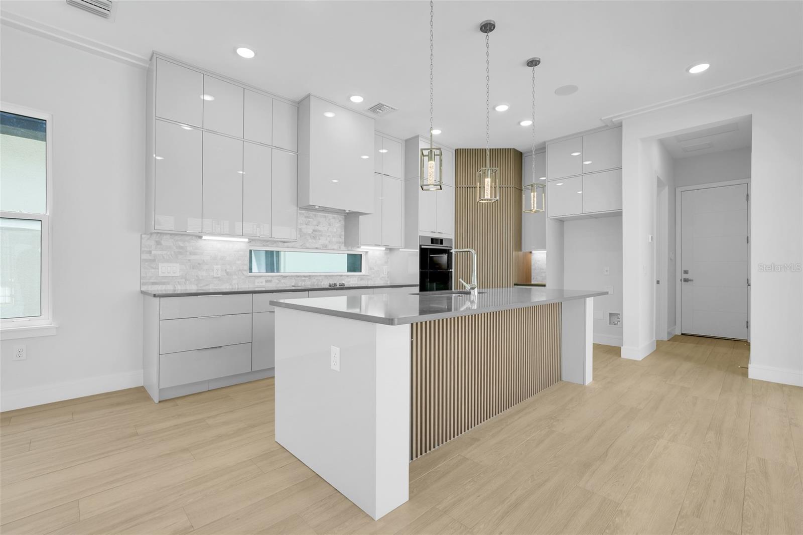 Image 18 of 55 For 3036 Kensington Avenue