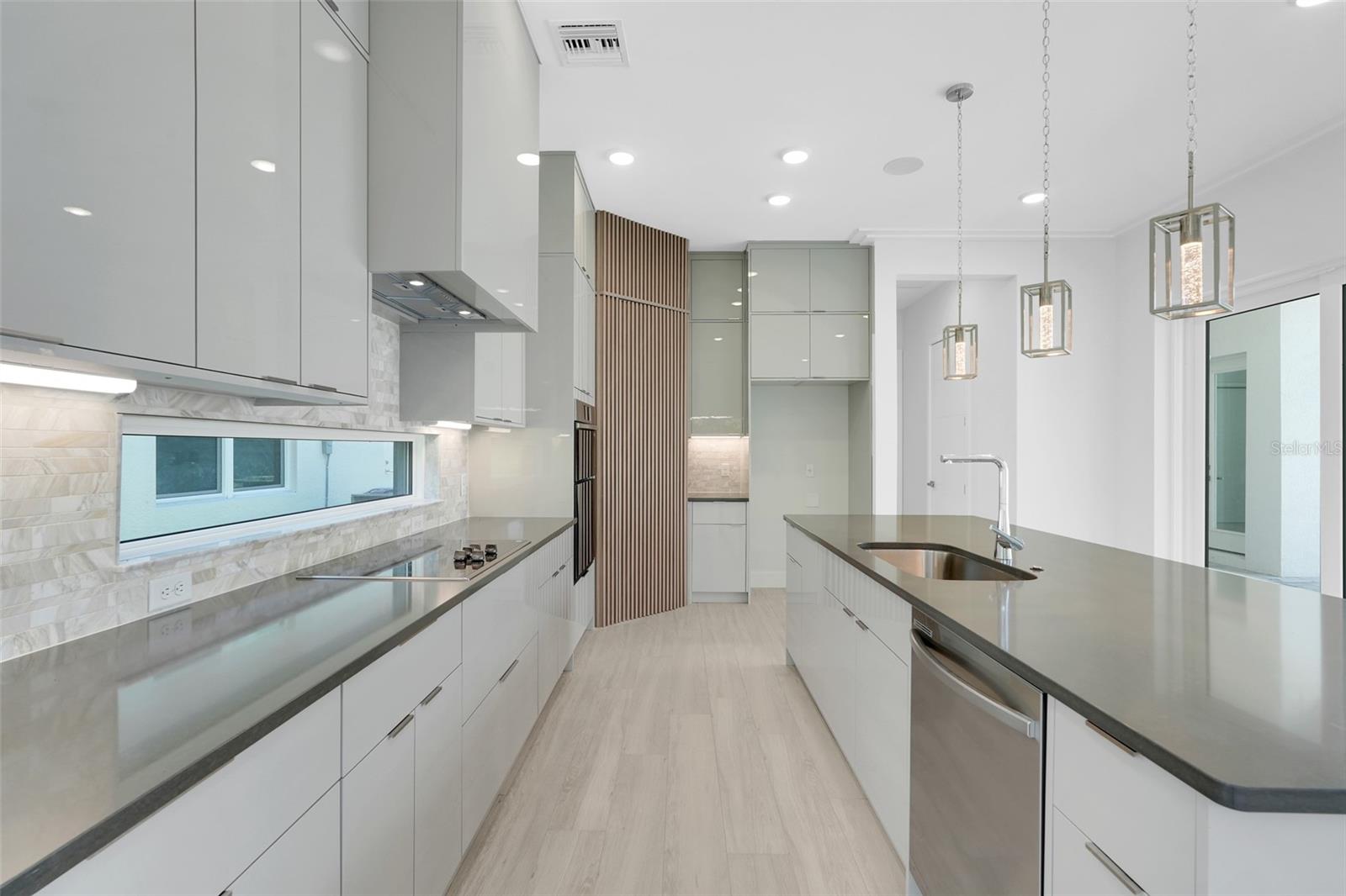 Image 19 of 55 For 3036 Kensington Avenue