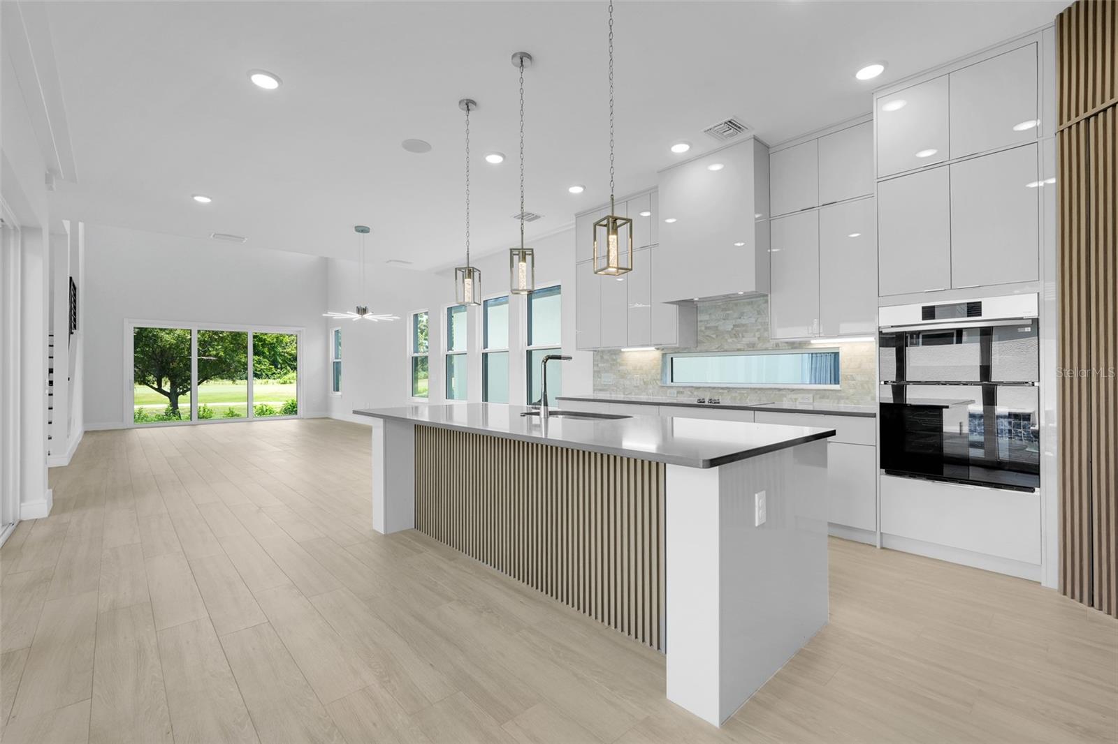 Image 21 of 55 For 3036 Kensington Avenue