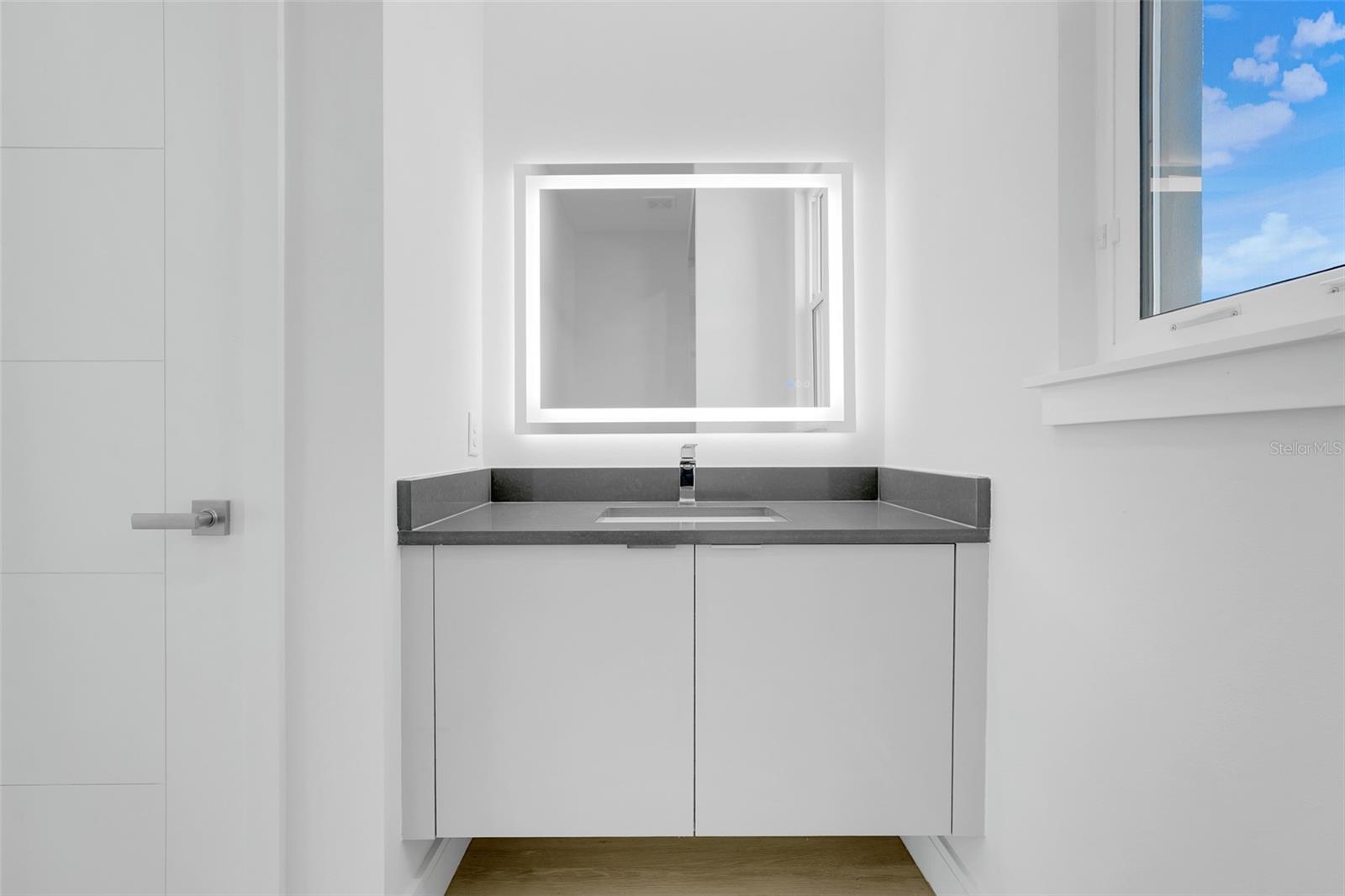 Image 24 of 55 For 3036 Kensington Avenue