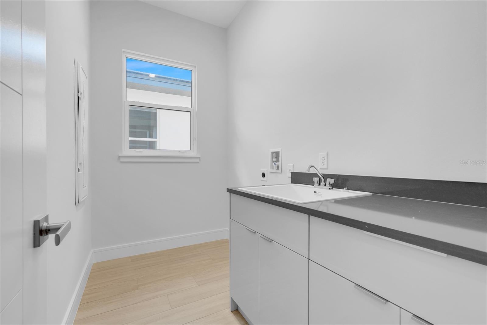 Image 33 of 55 For 3036 Kensington Avenue