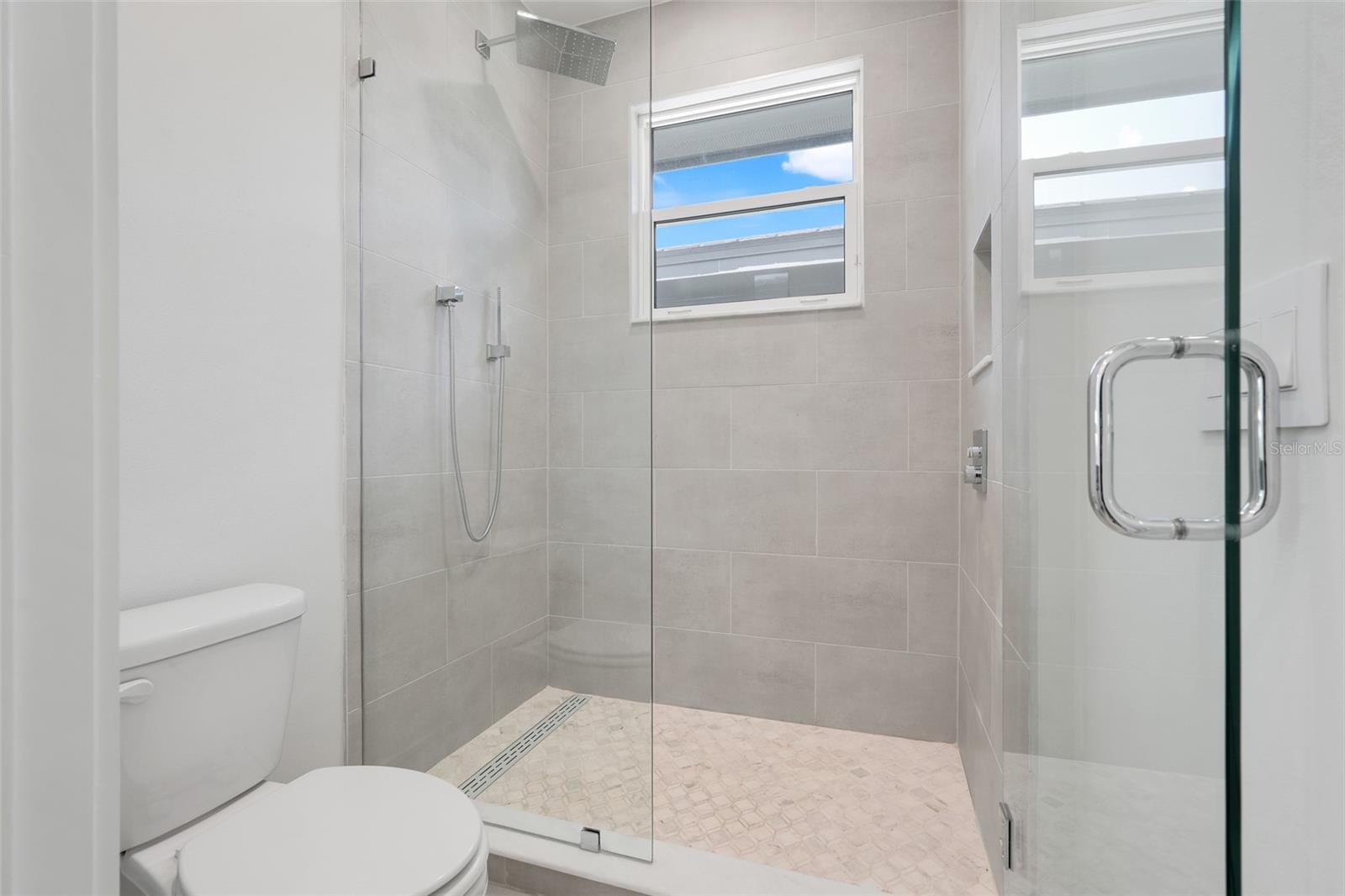 Image 42 of 55 For 3036 Kensington Avenue