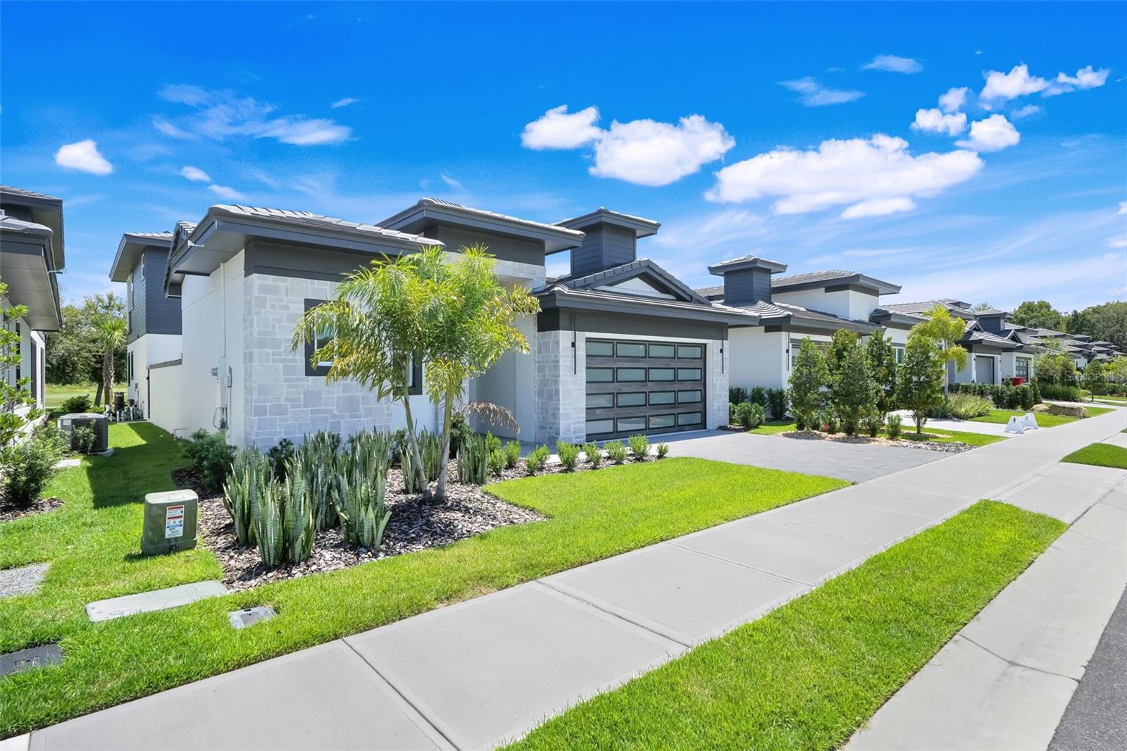 Image 8 of 55 For 3036 Kensington Avenue