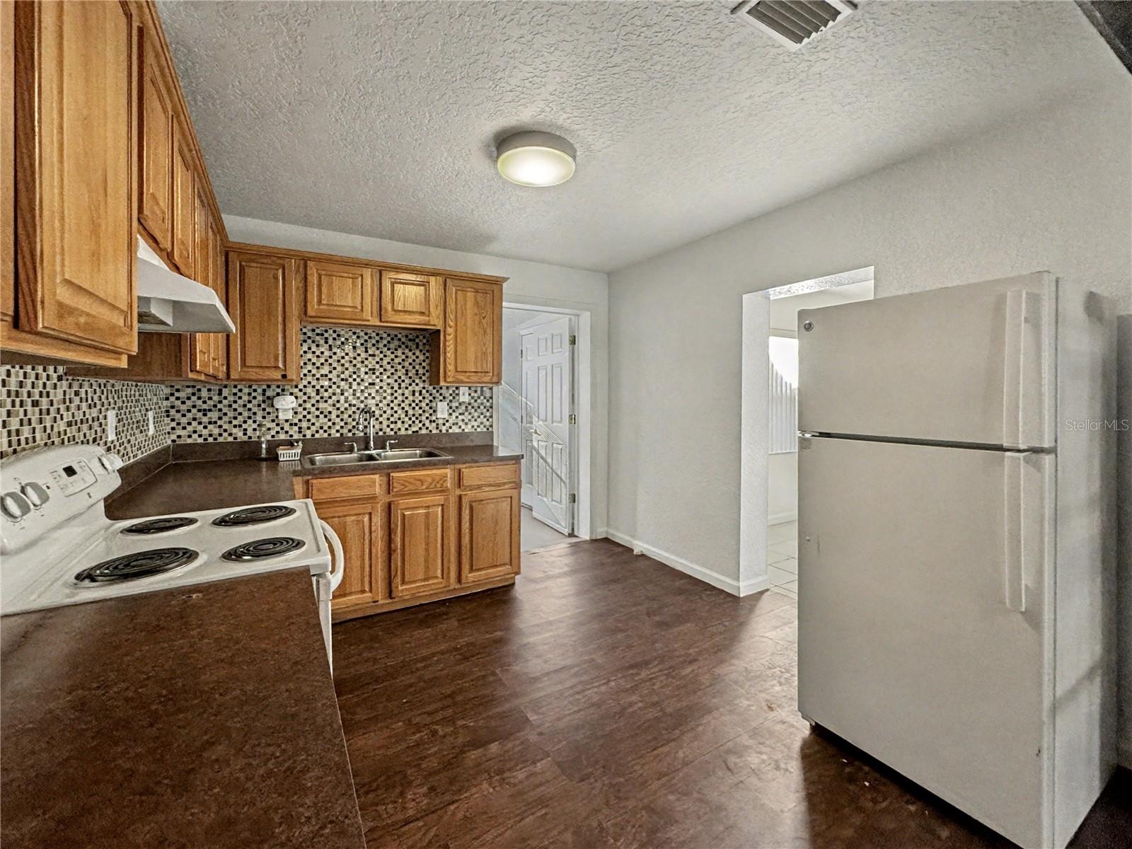 Image 6 of 18 For 612 Kensington Street