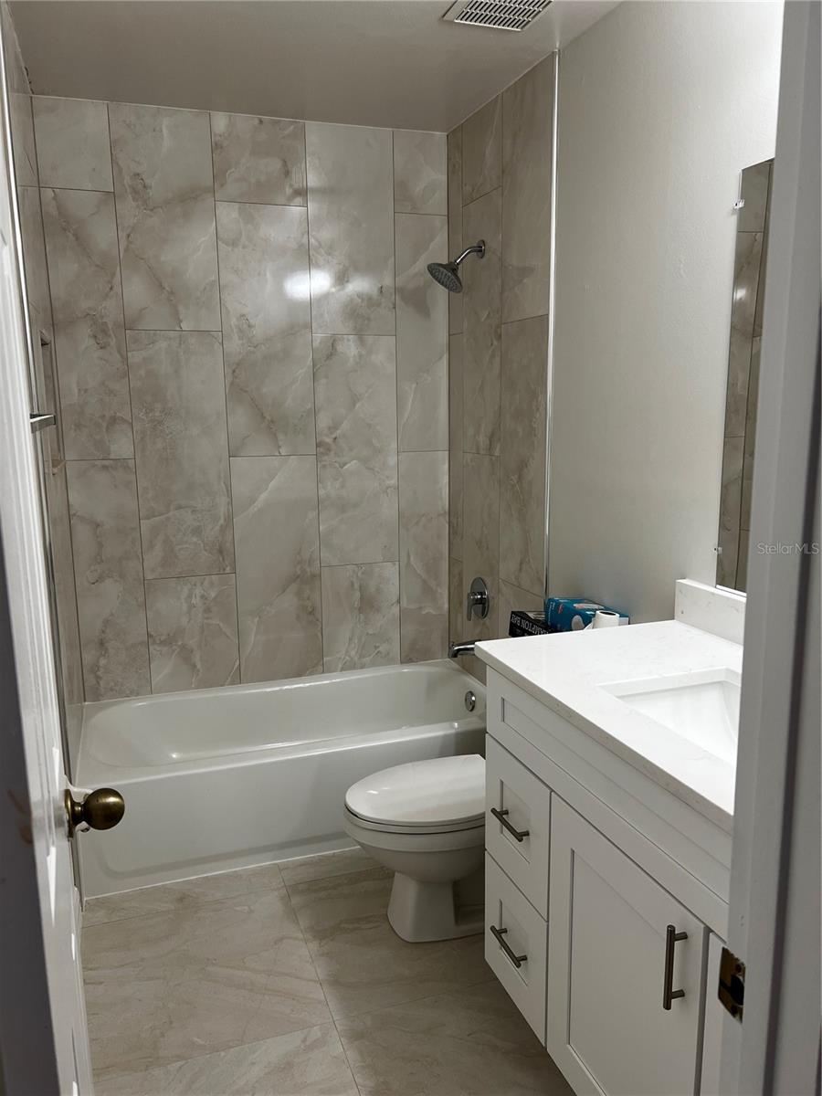 Image 13 of 15 For 8224 Breeze Cove Lane