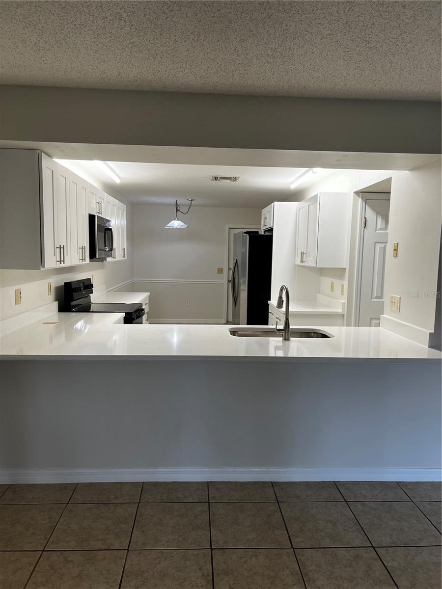 Image 4 of 15 For 8224 Breeze Cove Lane