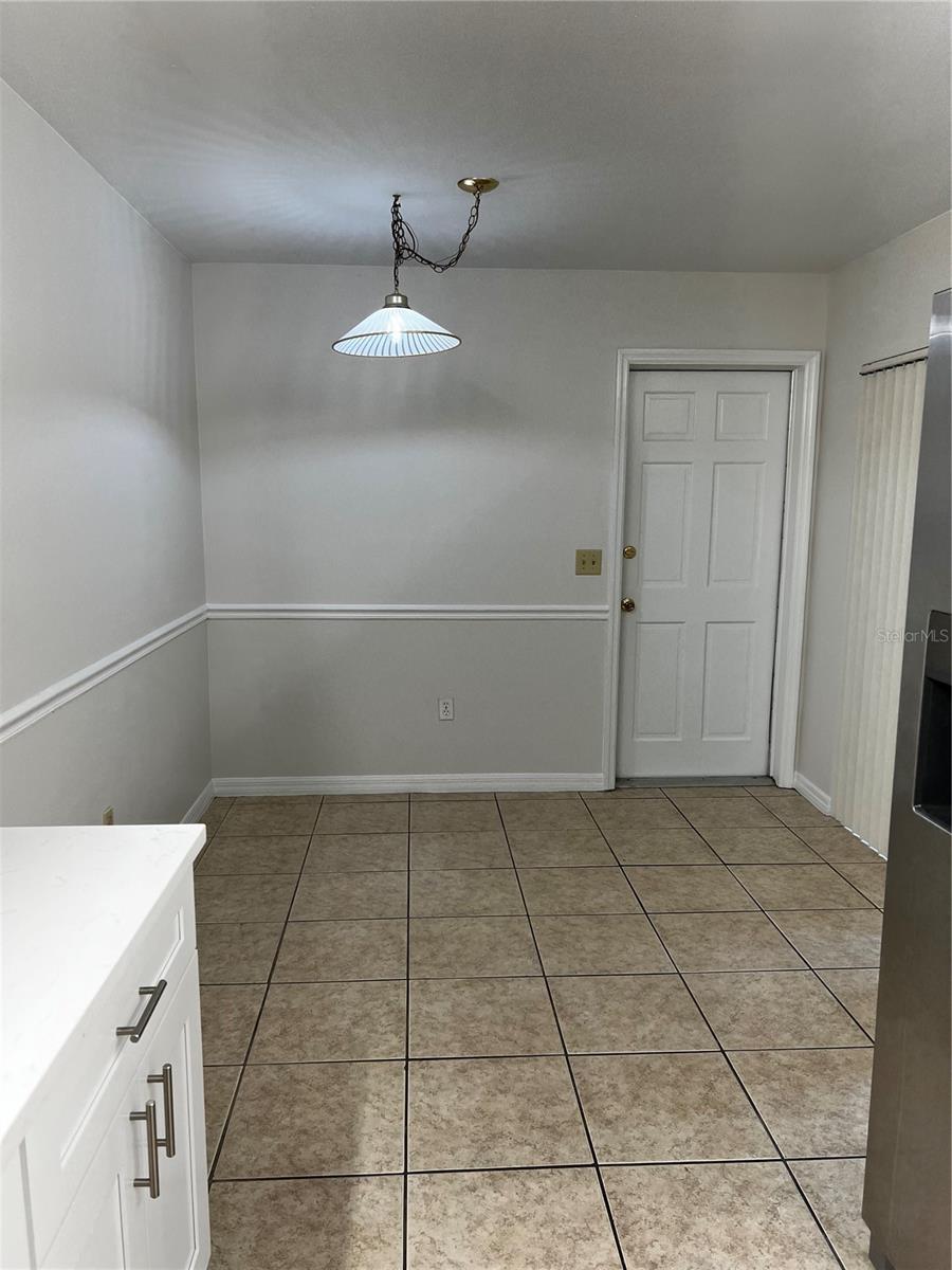 Image 5 of 15 For 8224 Breeze Cove Lane