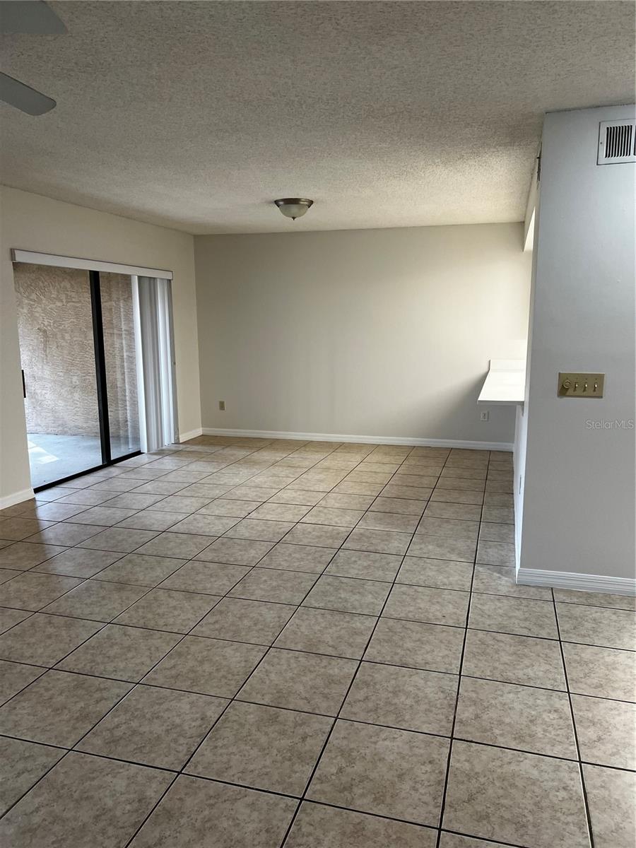 Image 6 of 15 For 8224 Breeze Cove Lane