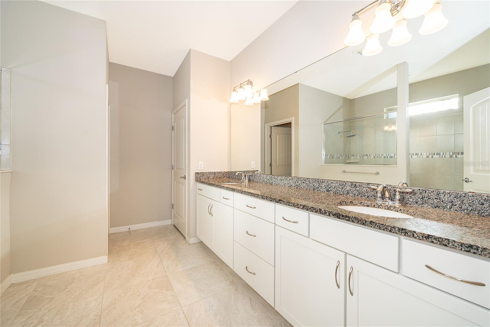 Image 21 of 36 For 14123 Larkspur Lake Drive