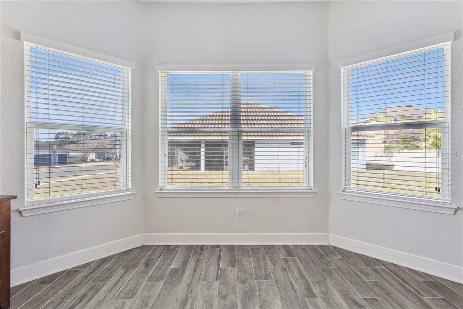 Image 18 of 49 For 523 Bellissimo Place